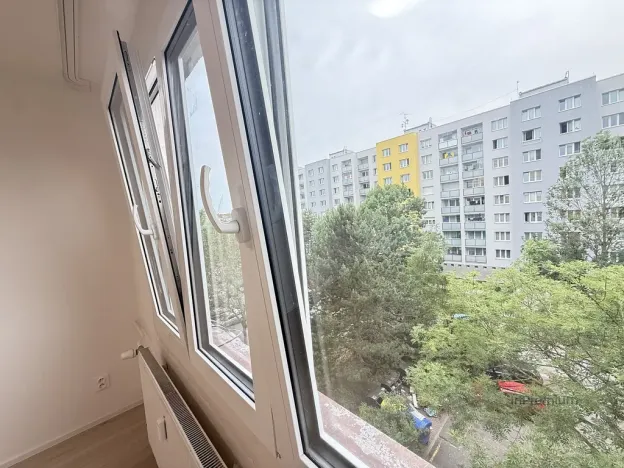 Pronájem bytu 2+kk, Plzeň - Severní Předměstí, Bzenecká, 47 m2