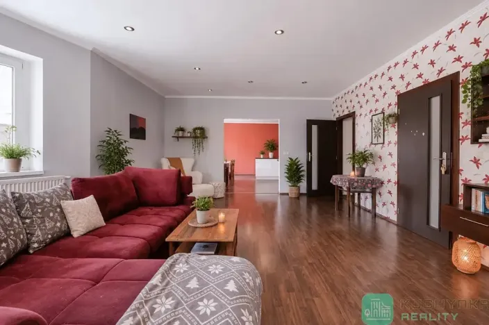 Prodej vícegeneračního domu, Hrob, 346 m2