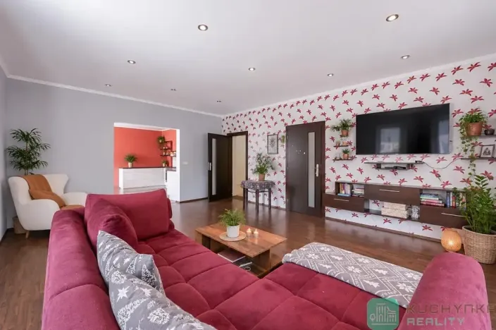 Prodej vícegeneračního domu, Hrob, 346 m2