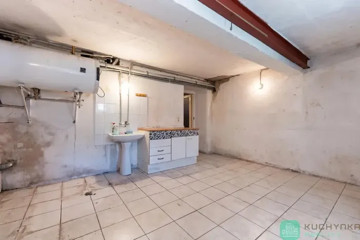 Prodej vícegeneračního domu, Hrob, 346 m2