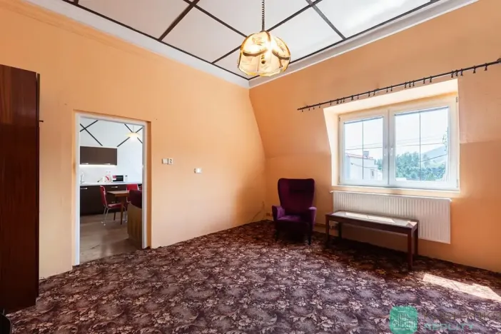 Prodej vícegeneračního domu, Hrob, 346 m2