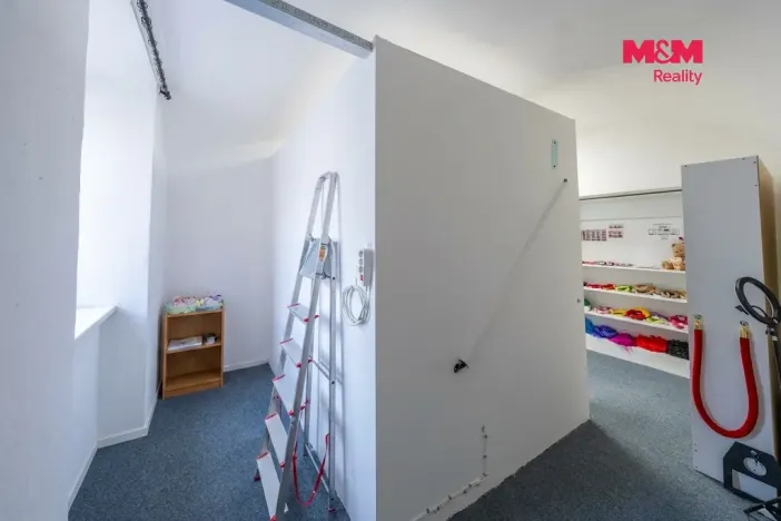 Pronájem obchodního prostoru, Kolín - Kolín III, Legerova, 61 m2