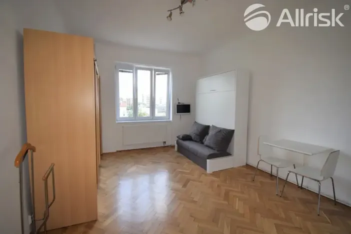 Pronájem bytu 1+kk, Brno, Komárovská, 32 m2