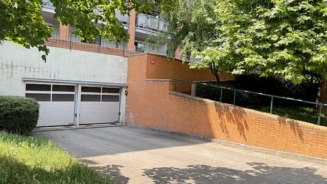 Pronájem garážového stání, Praha - Dejvice, Paťanka, 13 m2