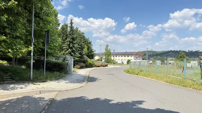 Pronájem garážového stání, Praha - Dejvice, Paťanka, 13 m2