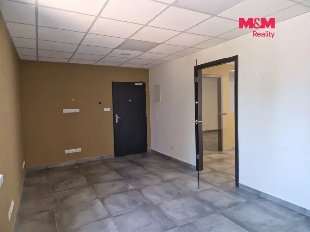 Pronájem obchodního prostoru, Kolín - Kolín II, Sokolská, 139 m2