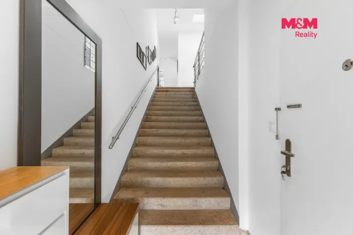 Prodej bytu 4+kk, Křížkový Újezdec - Čenětice, 158 m2