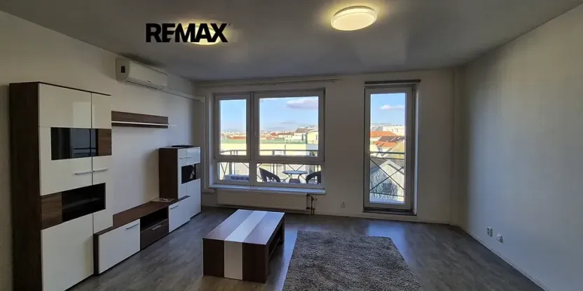 Pronájem bytu 2+kk, Praha - Žižkov, V kapslovně, 58 m2