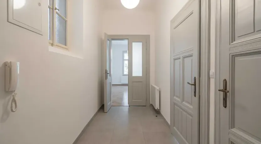 Pronájem bytu 2+kk, Praha, Křižíkova, 59 m2