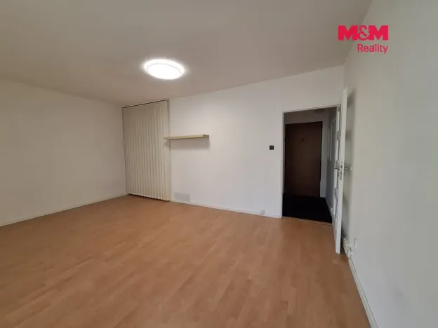 Pronájem bytu 1+kk, Chomutov, Březenecká, 30 m2