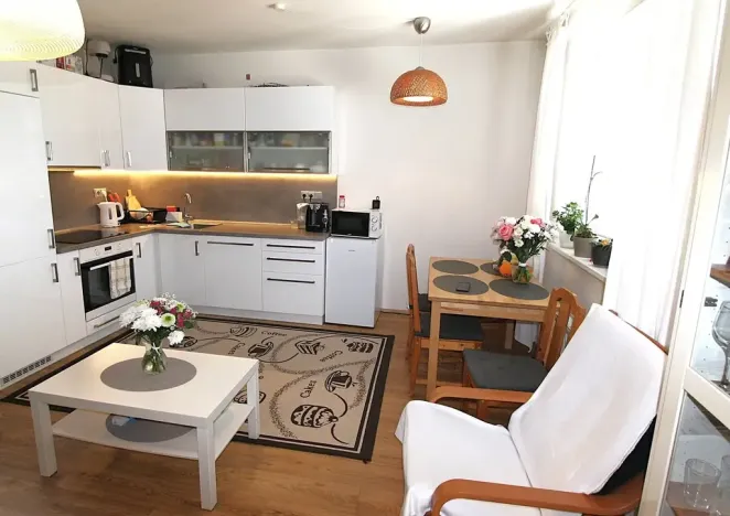 Pronájem bytu 2+kk, Praha - Troja, Hnězdenská, 46 m2