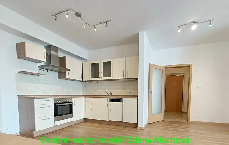 Pronájem bytu 2+kk, Praha - Strašnice, Gutova, 55 m2