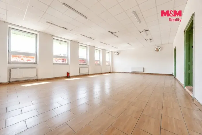 Prodej obchodního prostoru, Přerov - Přerov VI-Újezdec, Hlavní, 220 m2