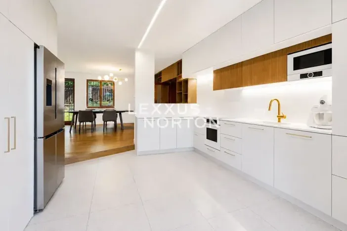 Prodej rodinného domu, Zvole, Hlavní, 378 m2