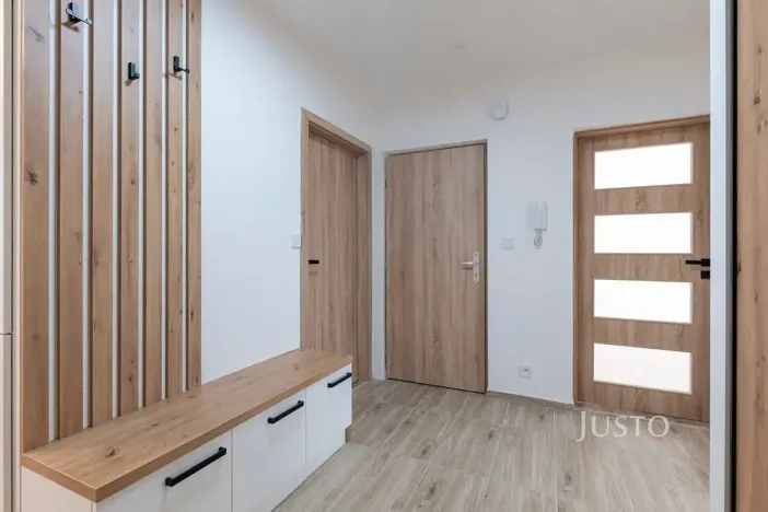 Pronájem bytu 2+1, Zlín, L. Váchy, 54 m2