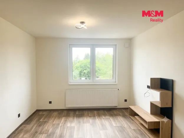 Pronájem bytu 2+kk, Tlučná, Tlučenská kolonie, 37 m2