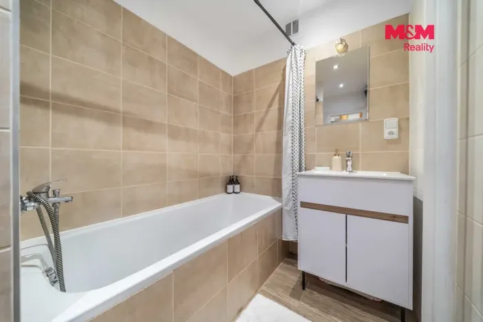 Prodej bytu 3+1, Plzeň - Lobzy, Rokycanská, 64 m2