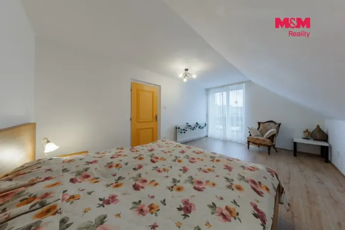 Prodej činžovního domu, Karlovy Vary - Dvory, V Lučinách, 330 m2