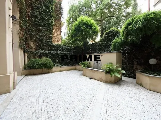 Pronájem bytu 3+kk, Praha - Smíchov, Janáčkovo nábřeží, 83 m2