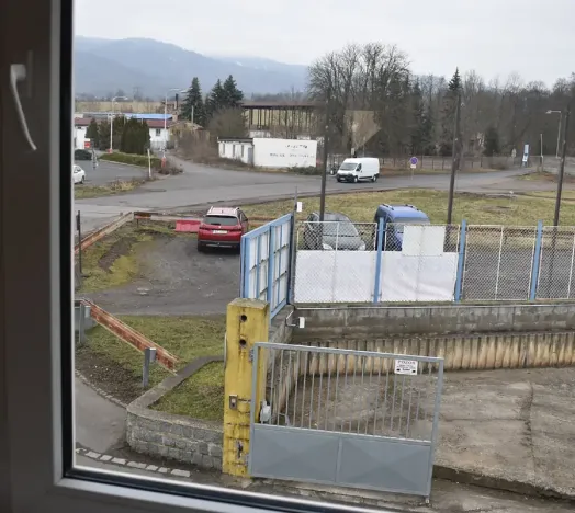 Pronájem kanceláře, Chlumec, U Dálnice, 42 m2