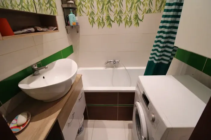 Prodej bytu 3+1, Karlovy Vary, Krymská, 68 m2