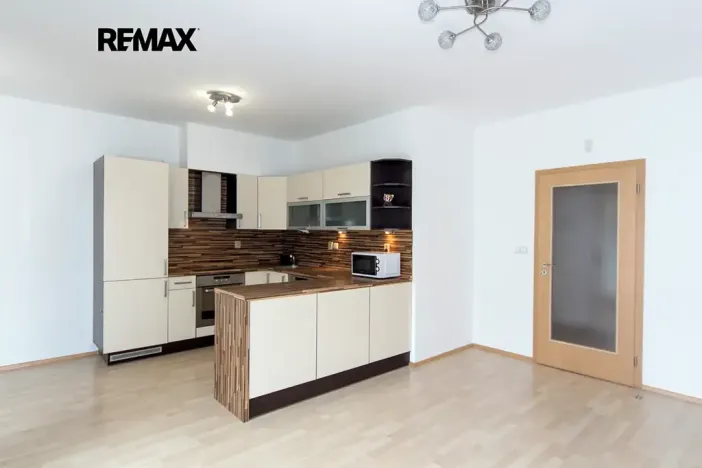 Pronájem bytu 2+kk, Praha - Pitkovice, Pečárková, 52 m2