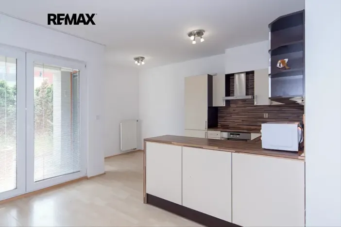 Pronájem bytu 2+kk, Praha - Pitkovice, Pečárková, 52 m2