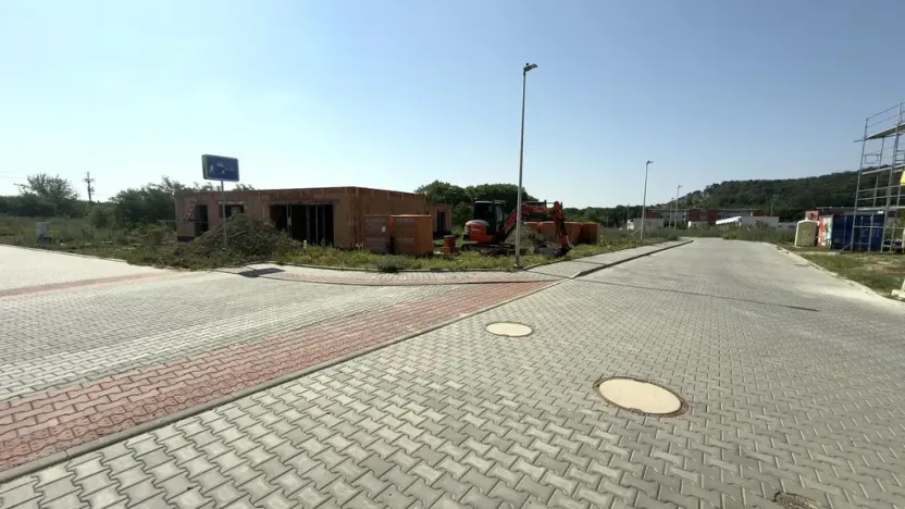 Prodej pozemku, Mikulov, Slovácké brigády, 721 m2