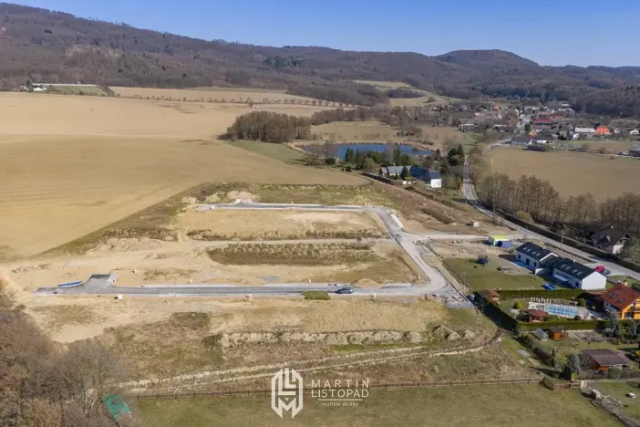 Prodej pozemku pro bydlení, Komárov, 744 m2