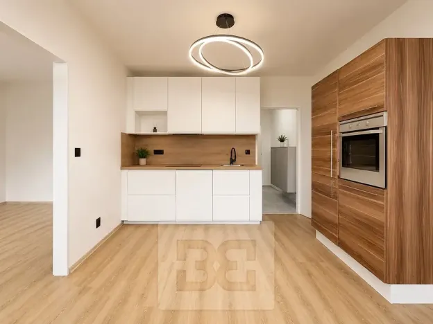 Pronájem bytu 2+kk, Brno, třída Generála Píky, 50 m2