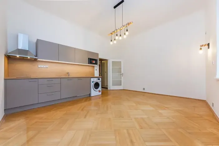 Pronájem bytu 1+kk, Praha - Karlín, Vítkova, 29 m2