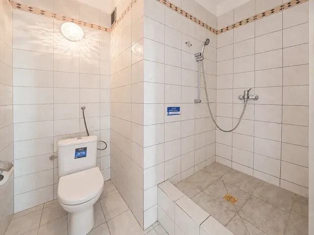 Pronájem kanceláře, Praha - Braník, U háje, 380 m2