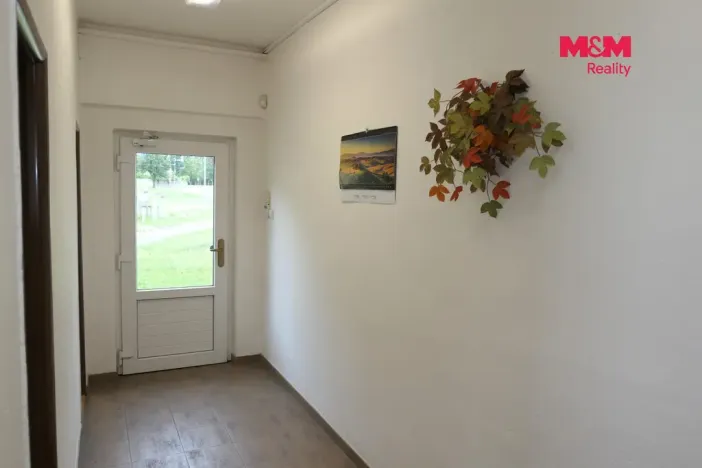 Pronájem kanceláře, Králův Dvůr, V Lukách, 200 m2