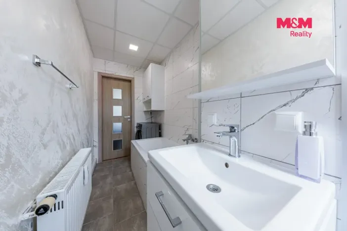 Prodej bytu 2+kk, Kraslice, Školní, 52 m2