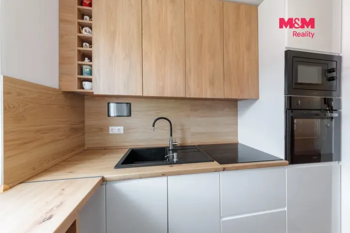 Prodej bytu 2+kk, Kraslice, Školní, 52 m2