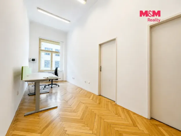 Pronájem kanceláře, Praha - Vinohrady, náměstí Míru, 32 m2
