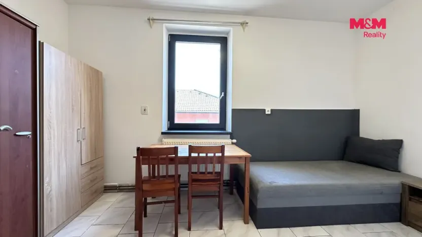Pronájem činžovního domu, Bradlec, K Oboře, 280 m2