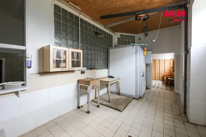 Prodej výrobních prostor, Černošín, 1100 m2