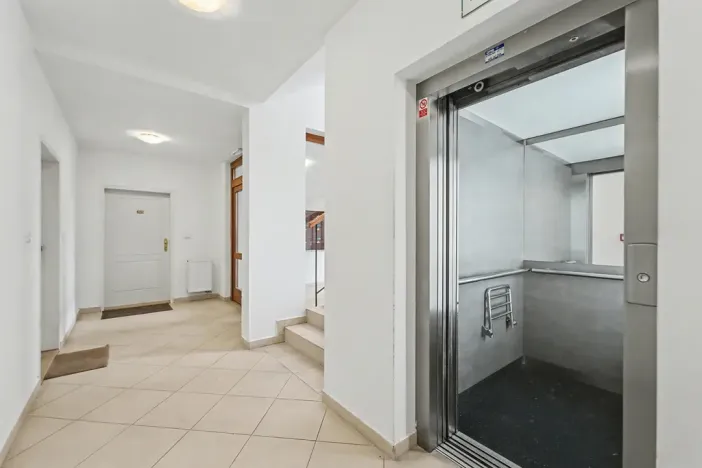 Pronájem bytu 2+kk, Praha - Dejvice, Paťanka, 78 m2