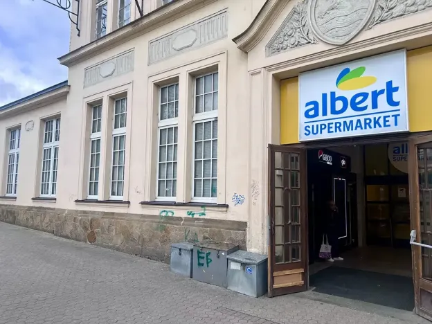 Pronájem obchodního prostoru, Karlovy Vary, 43 m2