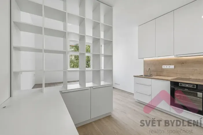 Pronájem bytu 1+kk, Praha - Žižkov, Biskupcova, 25 m2