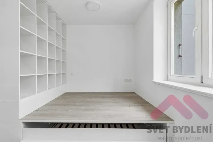 Pronájem bytu 1+kk, Praha - Žižkov, Biskupcova, 25 m2