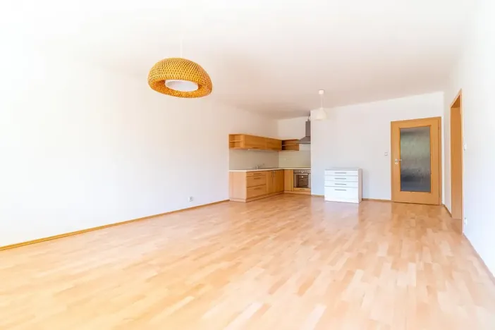 Pronájem bytu 2+kk, Praha - Strašnice, Gutova, 65 m2