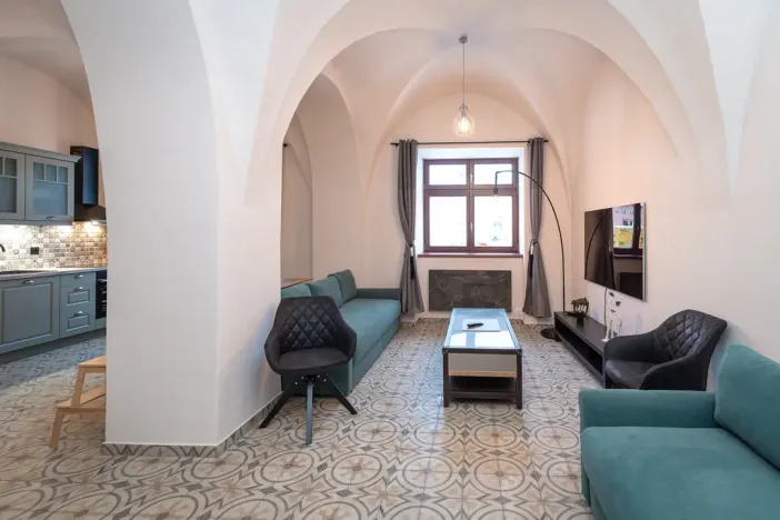Prodej bytu 2+kk, Jáchymov, náměstí Republiky, 70 m2