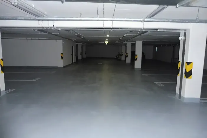 Pronájem garážového stání, Praha - Libeň, Březenská, 13 m2
