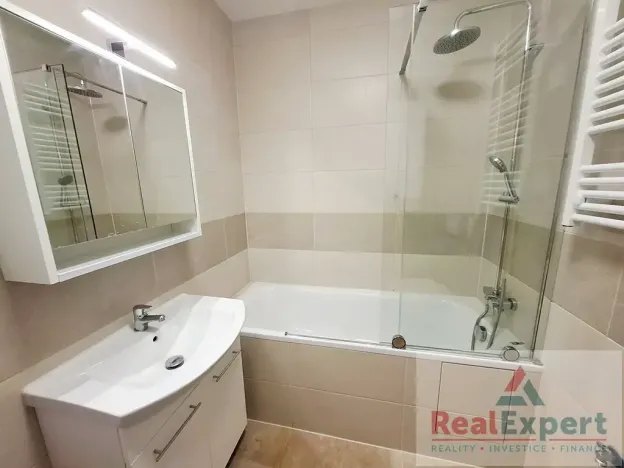 Pronájem bytu 2+kk, Praha - Vinohrady, Máchova, 42 m2