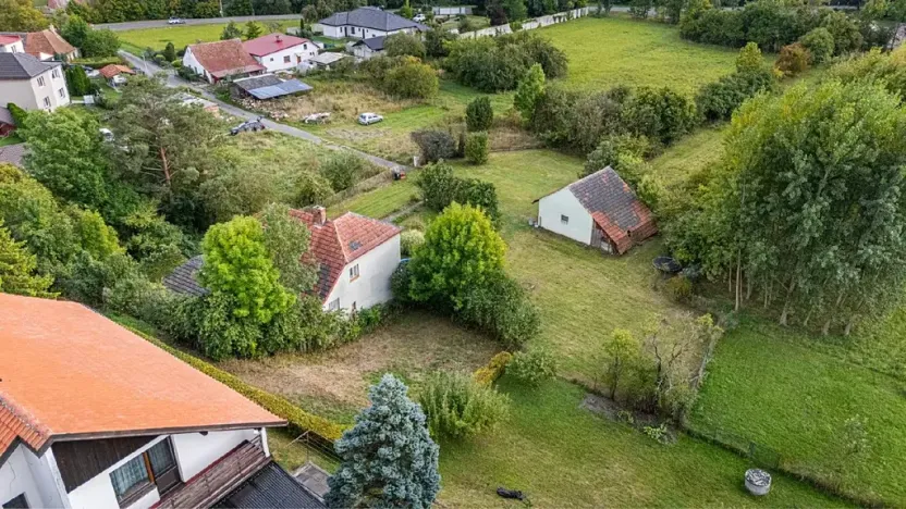 Prodej pozemku pro bydlení, Uhersko, 3765 m2