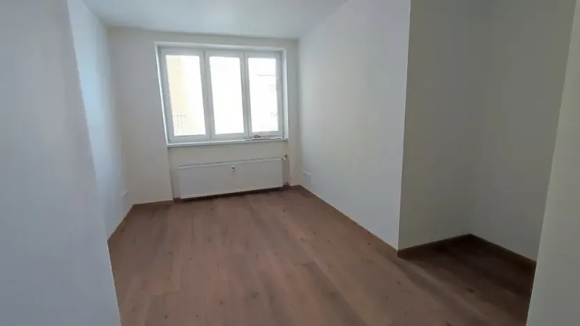 Prodej obchodního prostoru, Praha, Bělohorská, 86 m2