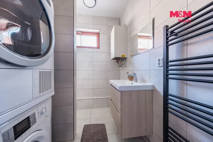Prodej bytu 2+1, Rožďalovice, Náměstí, 61 m2