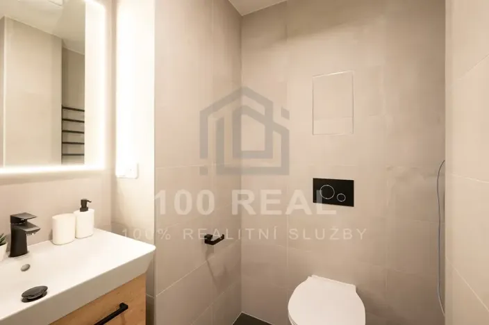 Pronájem bytu 1+kk, Pardubice, třída Míru, 32 m2